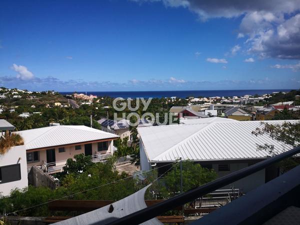 APPARTEMENT ST GILLES LES BAINS - 3 pièce(s) -