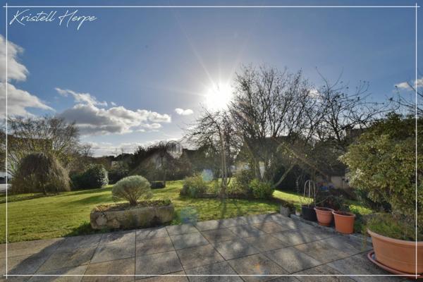 Dpt Finistère (29), à vendre CARHAIX PLOUGUER maison P9 de 232 m² - Terrain de 2133 m²