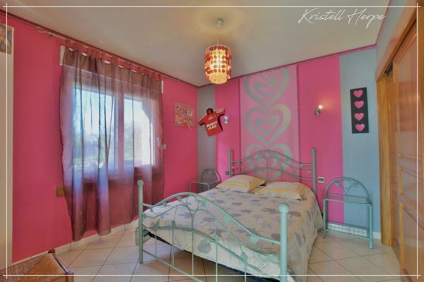 Dpt Finistère (29), à vendre CARHAIX PLOUGUER maison P9 de 232 m² - Terrain de 2133 m²