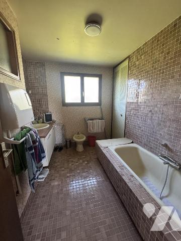 Maison individuelle, vue dégagée, 4 chambres, 1 garage, une cave