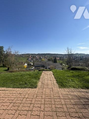 Maison individuelle, vue dégagée, 4 chambres, 1 garage, une cave