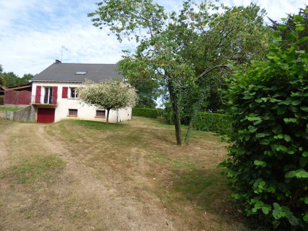 Maison 4/5 chambres sur un beau terrain de 1 900 m2