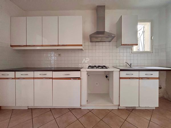POISSY - Maison de 100m² - 5 pièces Loyer 1 531 €/mois **  - Référence  9233