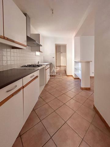 POISSY - Maison de 100m² - 5 pièces Loyer 1 531 €/mois **  - Référence  9233