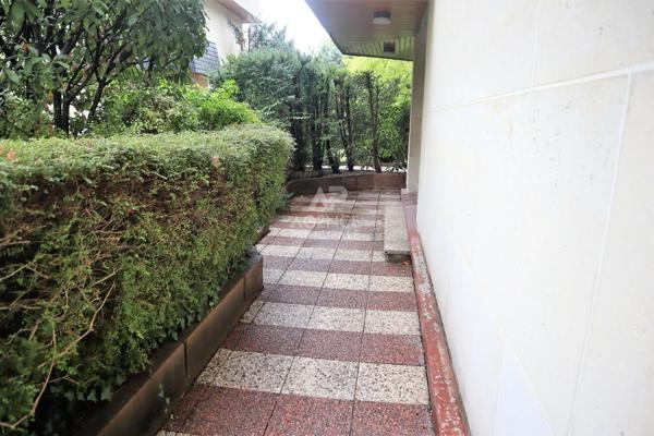 Appartement Chatou bas 3 pièce(s) - 81 m² 520 000 € **  - Référence  V10010300
