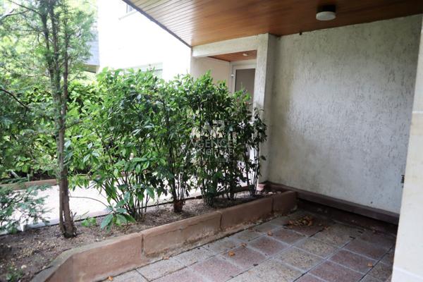 Appartement Chatou bas 3 pièce(s) - 81 m² 520 000 € **  - Référence  V10010300