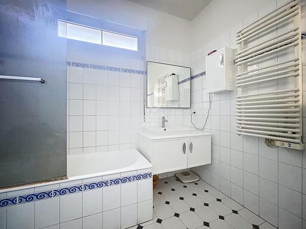 Appartement Chatou bas 3 pièce(s) - 81 m² 520 000 € **  - Référence  V10010300