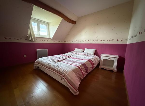 Maison lumineuse avec espace extérieur généreux