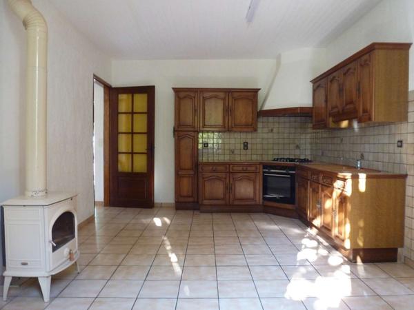 Moncrabeau (47600) EXCLUSIVITÉ MONCRABEAU NERAC (47) - PROPRIETE - 130M² - 7 PIÈCES - 4 CHANBRES - 3 DEPENDANCES - TERRAIN 4185M²