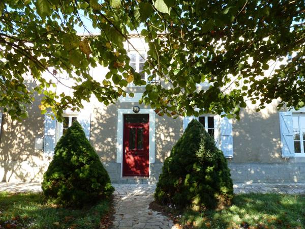 Moncrabeau (47600) EXCLUSIVITÉ MONCRABEAU NERAC (47) - PROPRIETE - 130M² - 7 PIÈCES - 4 CHANBRES - 3 DEPENDANCES - TERRAIN 4185M²