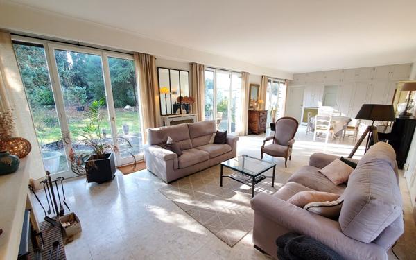 Maison à vendre    8 pièces •  Crécy-la-Chapelle