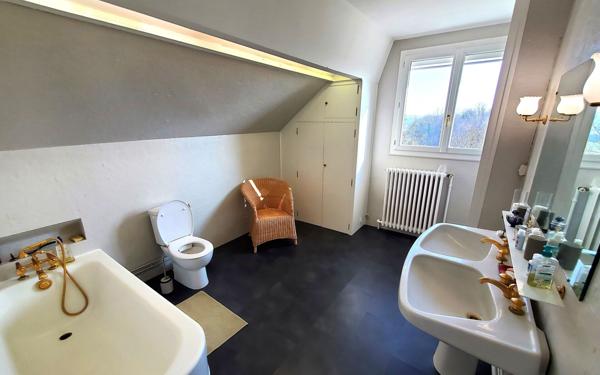 Maison à vendre    8 pièces •  Crécy-la-Chapelle