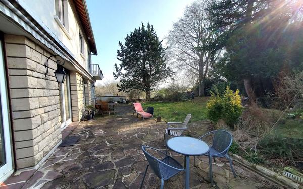 Maison à vendre    8 pièces •  Crécy-la-Chapelle