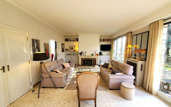 Maison à vendre    8 pièces •  Crécy-la-Chapelle