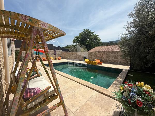 A VENDRE 13360 ROQUEVAIRE MAISON DE TYPE 5 DE 155 M² AVEC STUDIO DE 20 M² INDEPENDANT SUR 850M² DE JARDIN, GARAGE ET PISCINE