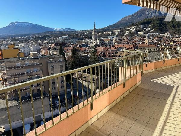 EN DERNIER TAGE - Appt T3 de 95 m² avec ascenseur et parking privé ...