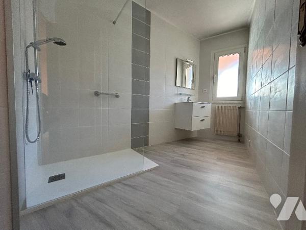 EN DERNIER TAGE - Appt T3 de 95 m² avec ascenseur et parking privé ...