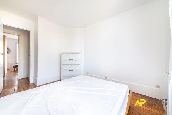 Appartement La Garenne Colombes 2 pièces 35 m2 €262 500 ** - Référence 506CL