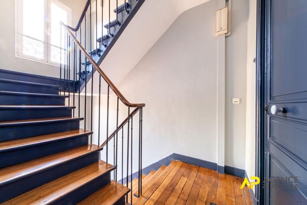 Appartement La Garenne Colombes 2 pièces 35 m2 €262 500 ** - Référence 506CL