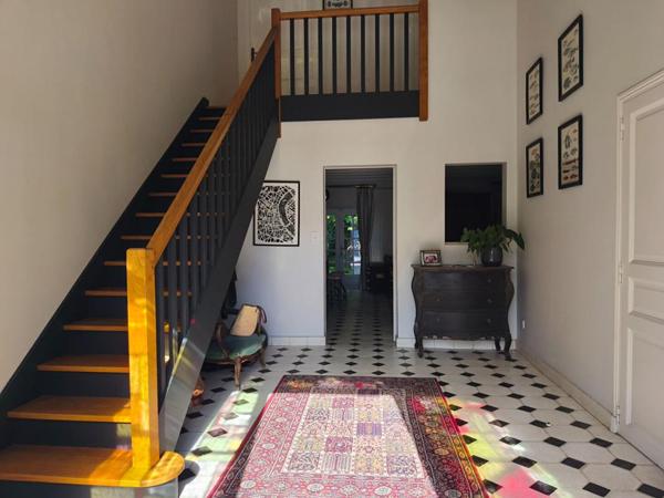 Très bel ensemble en pierre, maison d'habitation, gîte indépendant, granges, dépendances, piscine, parc clôt arboré
