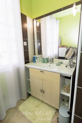 Maison
         5 pièces
        - 218 m² Exclusivité 340 000 € *