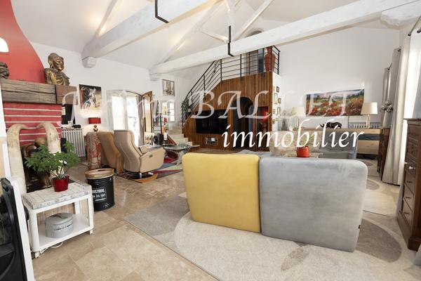 Maison
         5 pièces
        - 218 m² Exclusivité 340 000 € *