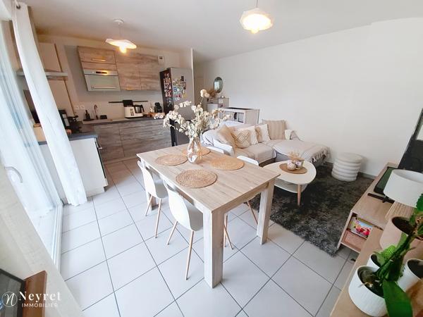 Coup de cœur assuré sur ce T3 en Rez-de-jardin de 57m² avec en sous-sol sécurisé :garage et place stationnemen