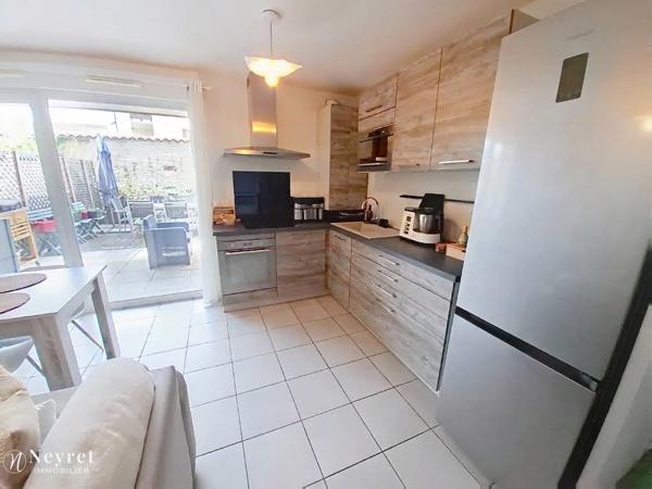 Coup de cœur assuré sur ce T3 en Rez-de-jardin de 57m² avec en sous-sol sécurisé :garage et place stationnemen