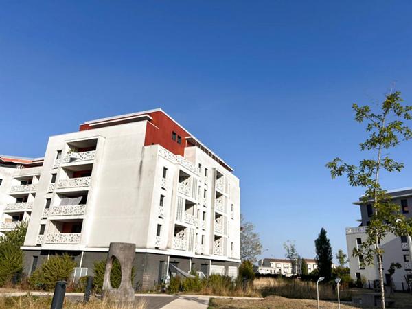 T3 récent au pied du tram avec vue dégagée et grandes chambres