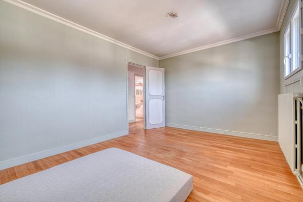 Christophe Michaudelle – EXLUSIVITE - CAPIFRANCE vous propose proche de Meaux, à Nanteuil lès Meaux : Secteur AU CALME, maison indépendante bien entretenue - 7 pièces - 148 m² - 5 chambres (6è possib