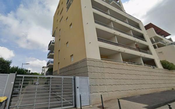 Stationnement à louer