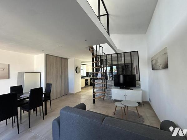 Montélimar, appartement de 56m2 hab en rdc avec cour privative.