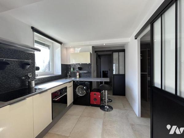 Montélimar, appartement de 56m2 hab en rdc avec cour privative.