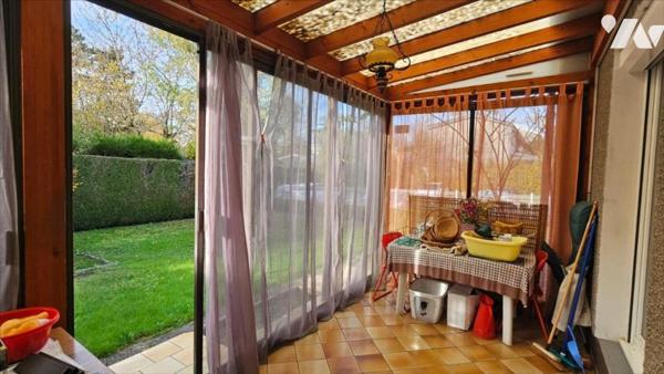 Maison mitoyenne à rénover sur terrain de 551 m²