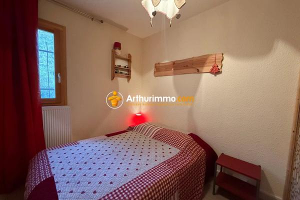 Vente                                                      Appartement
                        
                     2 pièces                      33 m2                     à Molines-en-Queyras