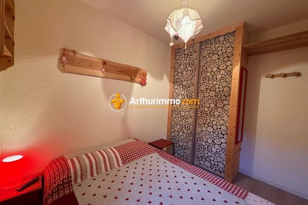 Vente                                                      Appartement
                        
                     2 pièces                      33 m2                     à Molines-en-Queyras