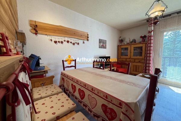 Vente                                                      Appartement
                        
                     2 pièces                      33 m2                     à Molines-en-Queyras