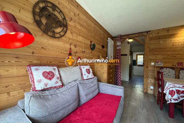 Vente                                                      Appartement
                        
                     2 pièces                      33 m2                     à Molines-en-Queyras