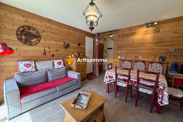 Vente                                                      Appartement
                        
                     2 pièces                      33 m2                     à Molines-en-Queyras