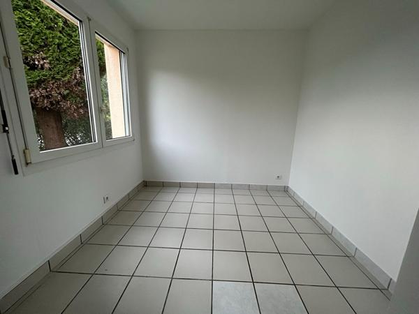 Local Professionnel/Particulier 52m² 3 pièces , Gouesnou