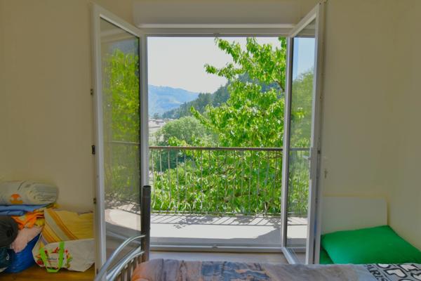 Studio lumineux, refait à neuf avec balcon SAINT MARTIN DE VALAMAS (07)