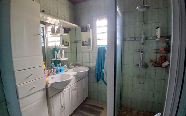 Maison à vendre    4 pièces •  Saint-Joseph