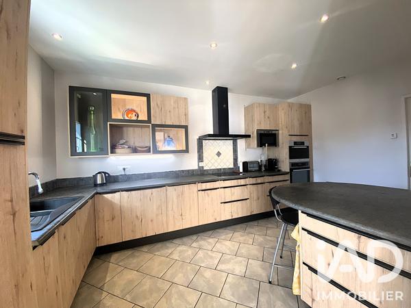 Maison à vendre 7 pièces 183 m² L'Isle-sur-la-Sorgue