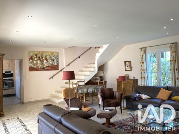 Maison à vendre 7 pièces 183 m² L'Isle-sur-la-Sorgue
