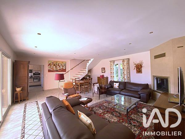 Maison à vendre 7 pièces 183 m² L'Isle-sur-la-Sorgue