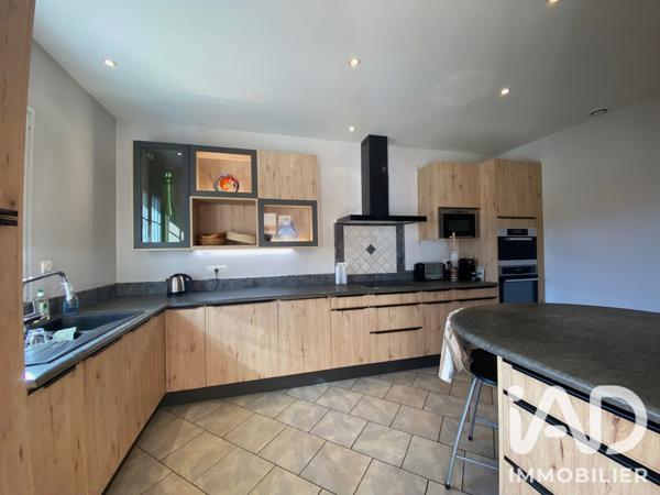 Maison à vendre 7 pièces 183 m² L'Isle-sur-la-Sorgue