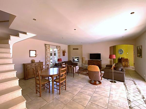 Maison à vendre 7 pièces 183 m² L'Isle-sur-la-Sorgue
