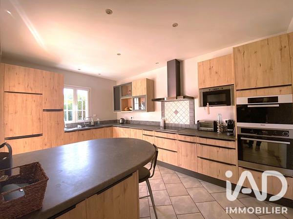 Maison à vendre 7 pièces 183 m² L'Isle-sur-la-Sorgue