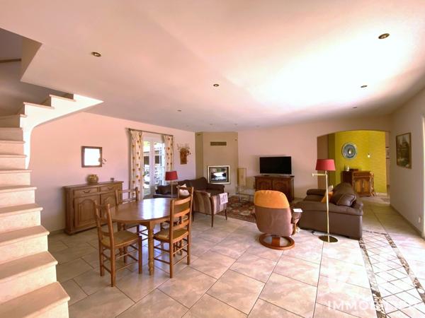Maison à vendre 7 pièces 183 m² L'Isle-sur-la-Sorgue