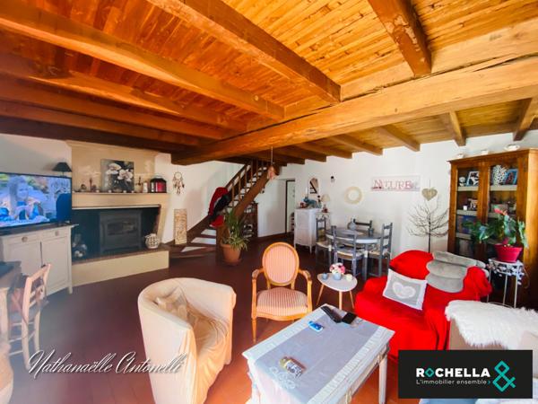 SAINT SAVINIEN BELLE MAISON CHARENTAISE